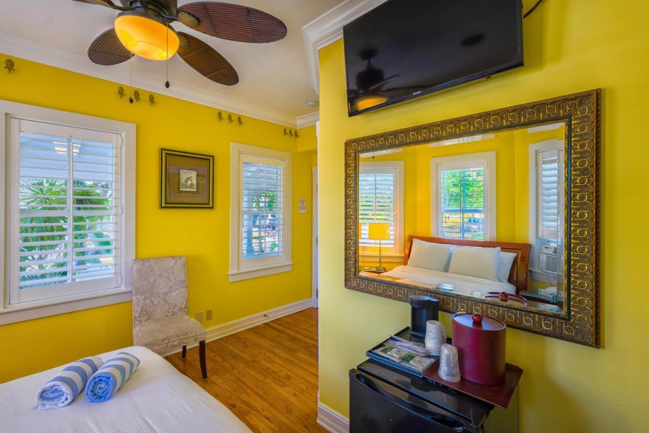 Luxury Queen Room