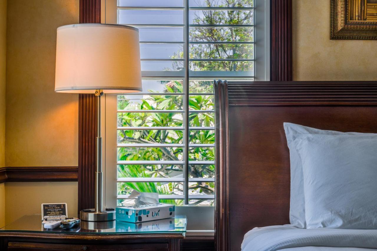Luxury Queen Room