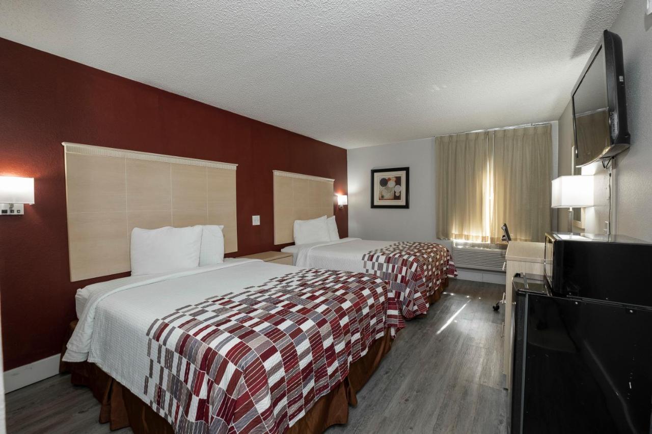 Deluxe Room with Two Queen Beds Disability Access Roll-In Shower Smoke Free