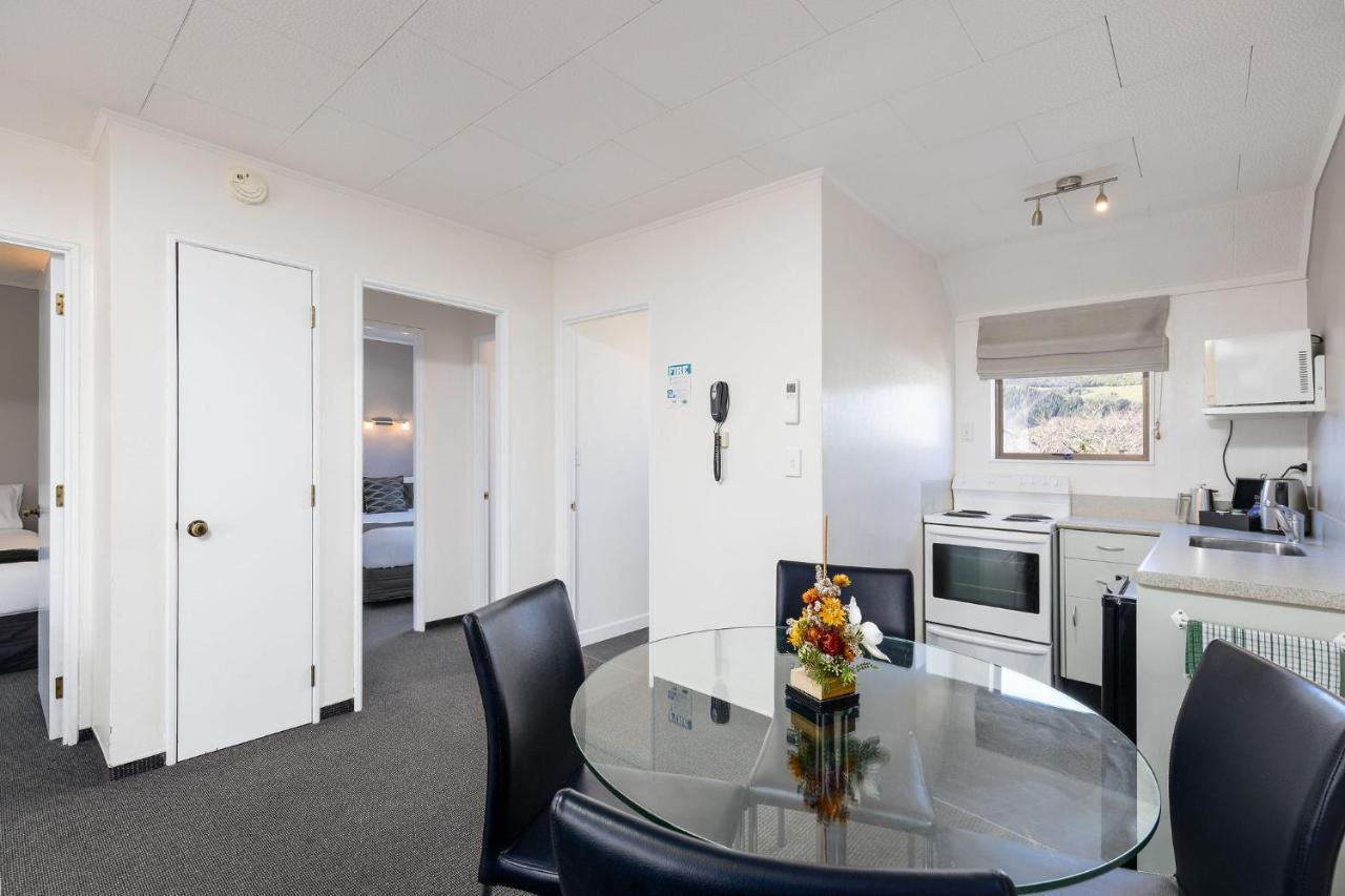 Two-Bedroom Apartment,1023492151:JPEG