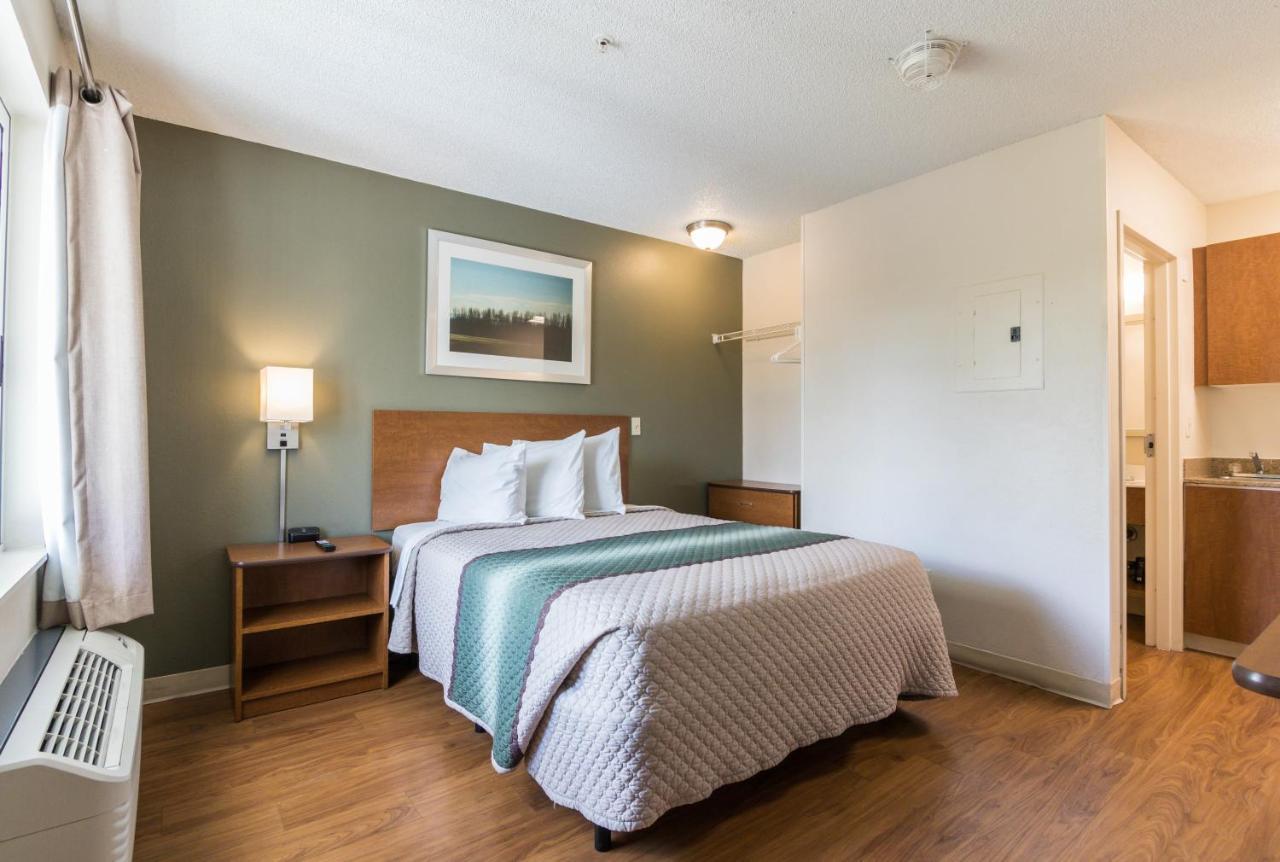 Studio Queen Room Disability Access Non-Smoking