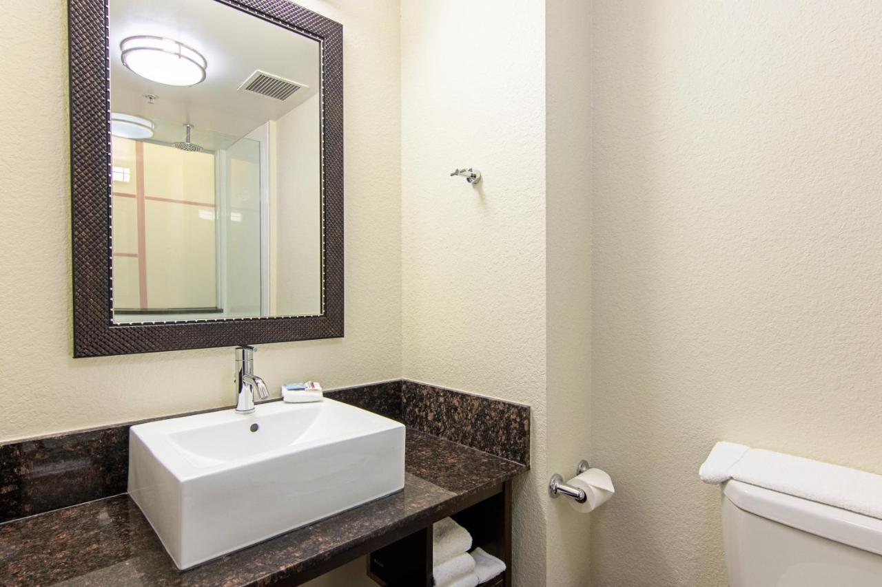 Deluxe Room with Two Double Beds Smoke Free,1024843570:JPEG