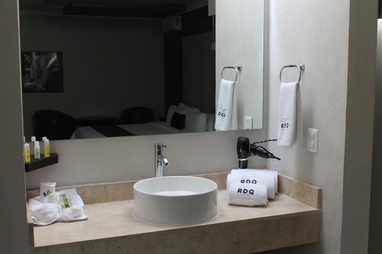 Suite with Spa Bath,1092632868:JPEG