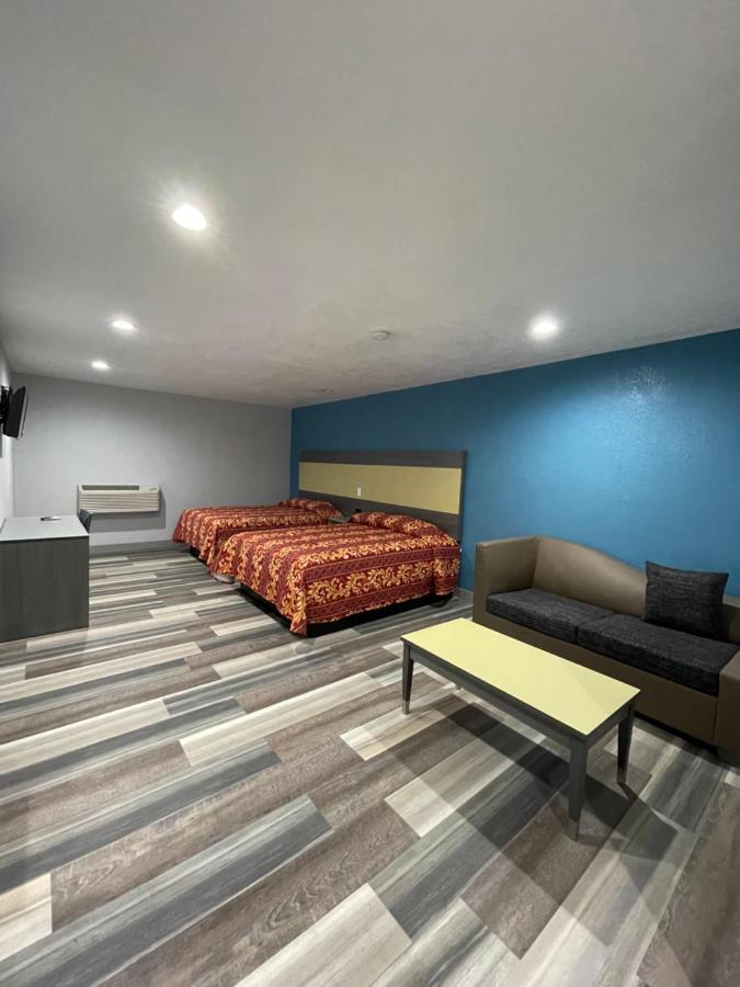 Queen Room with Two Queen Beds,1066395439:JPEG