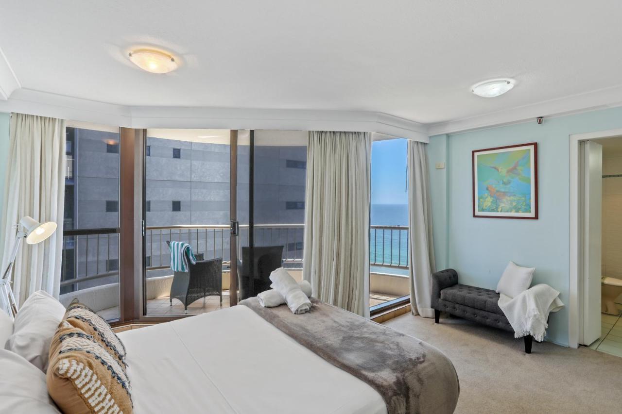 Three-Bedroom Apartment Ocean View