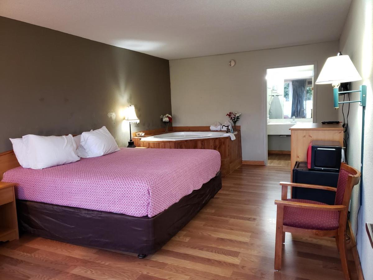 Deluxe King Room with Spa Bath - Non Smoking,1705755069:JPEG