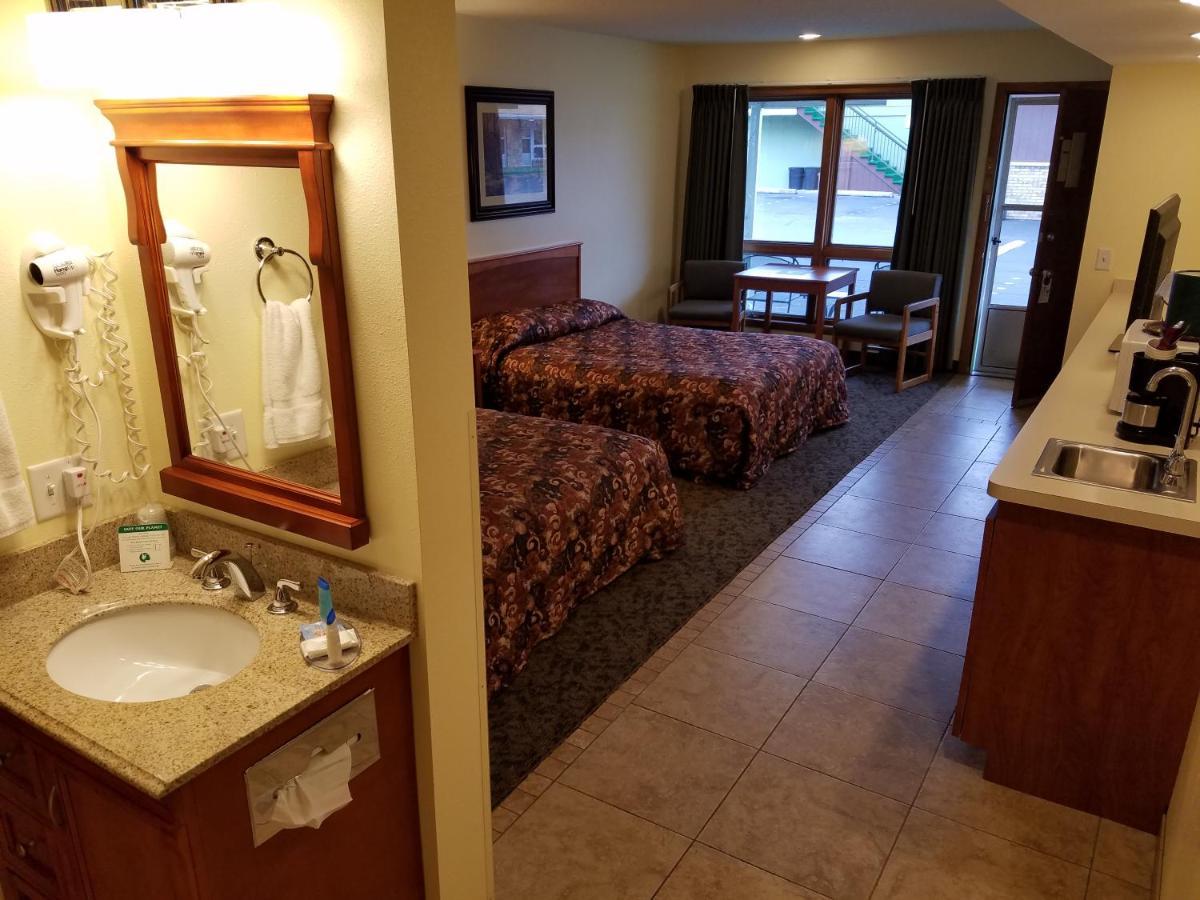 Queen Room with Two Queen Beds