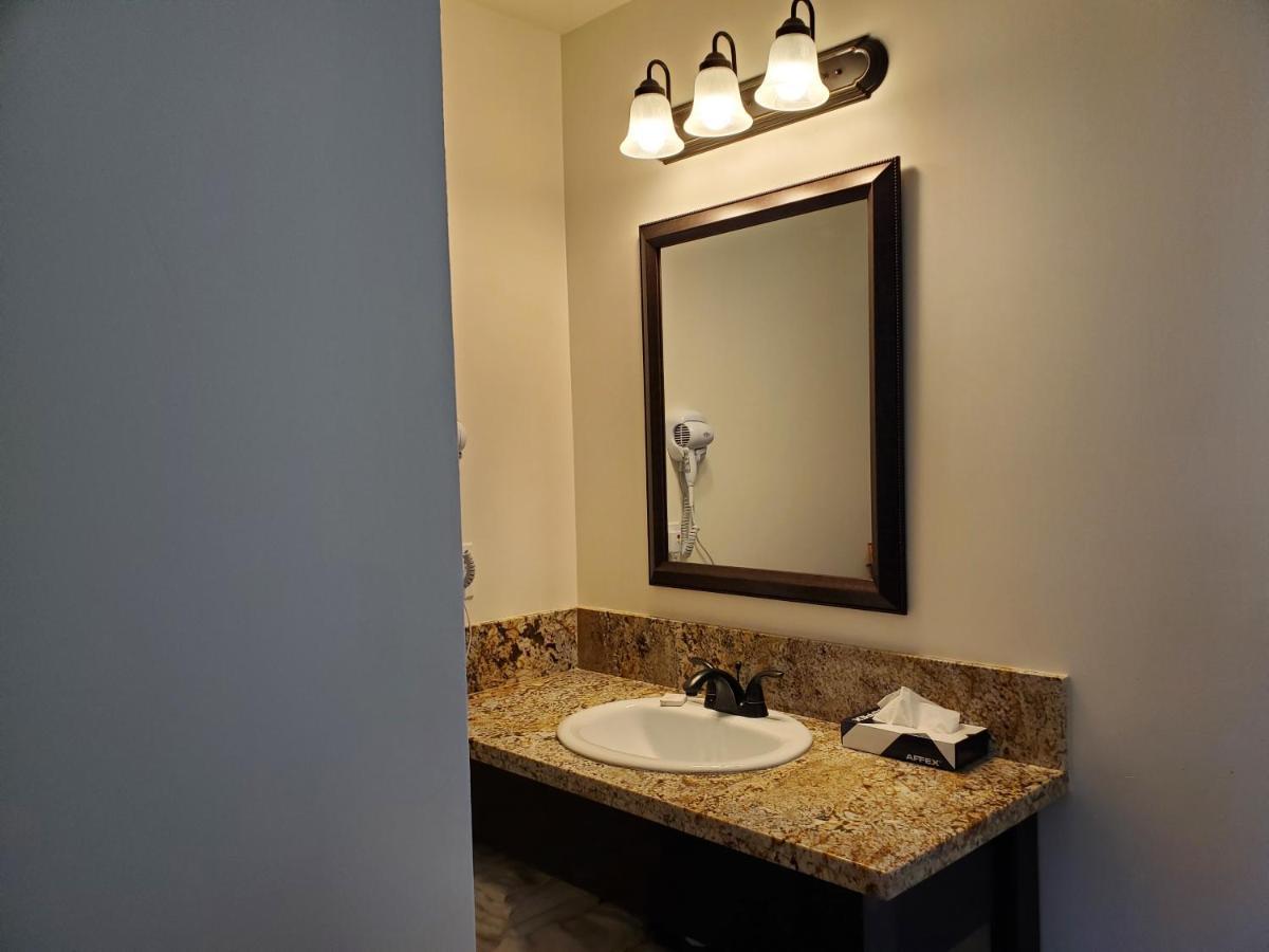 Queen Room with Two Queen Beds,1089231454:JPEG