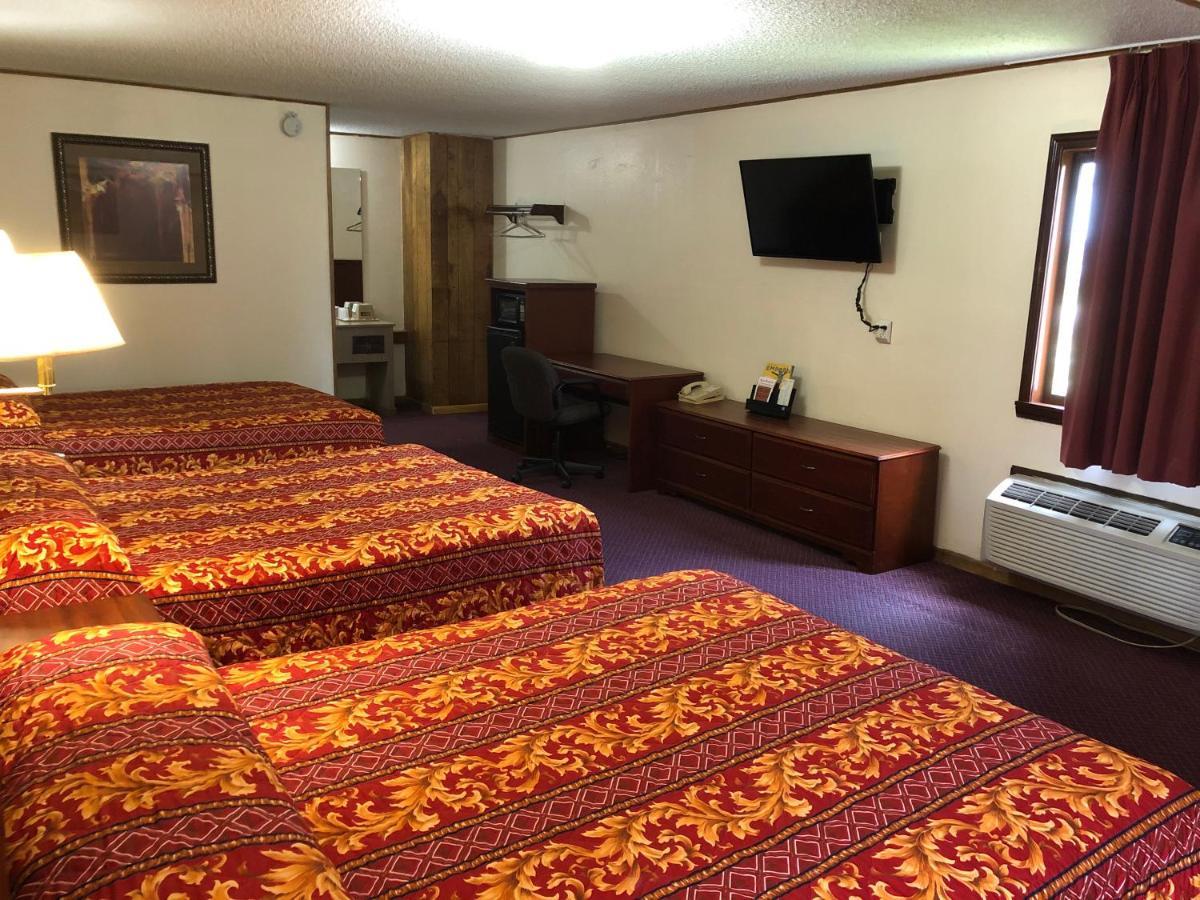 Family Room,1108657932:JPEG