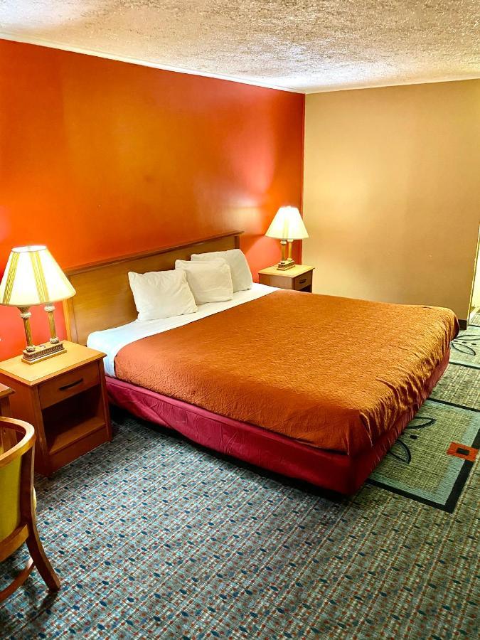 King Room - Non-Smoking,1111426437:JPEG