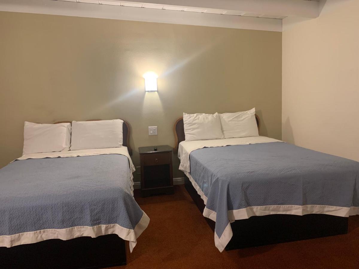 Doppelzimmer mit 2 Doppelbetten