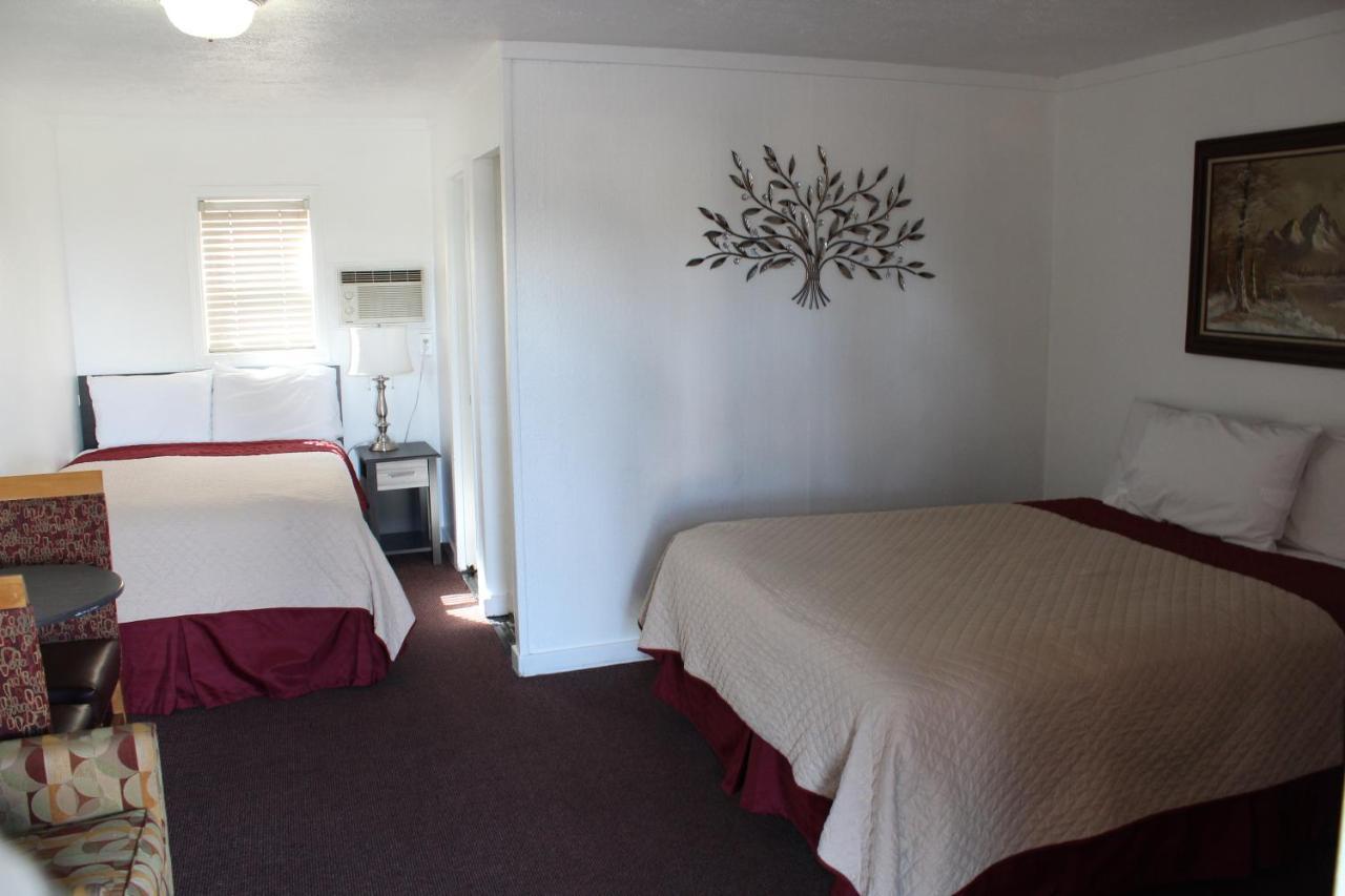 Queen Room Two Queen Beds