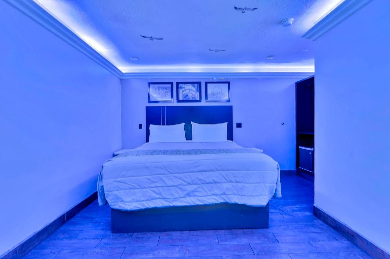 Deluxe King Room,1136304682:JPEG