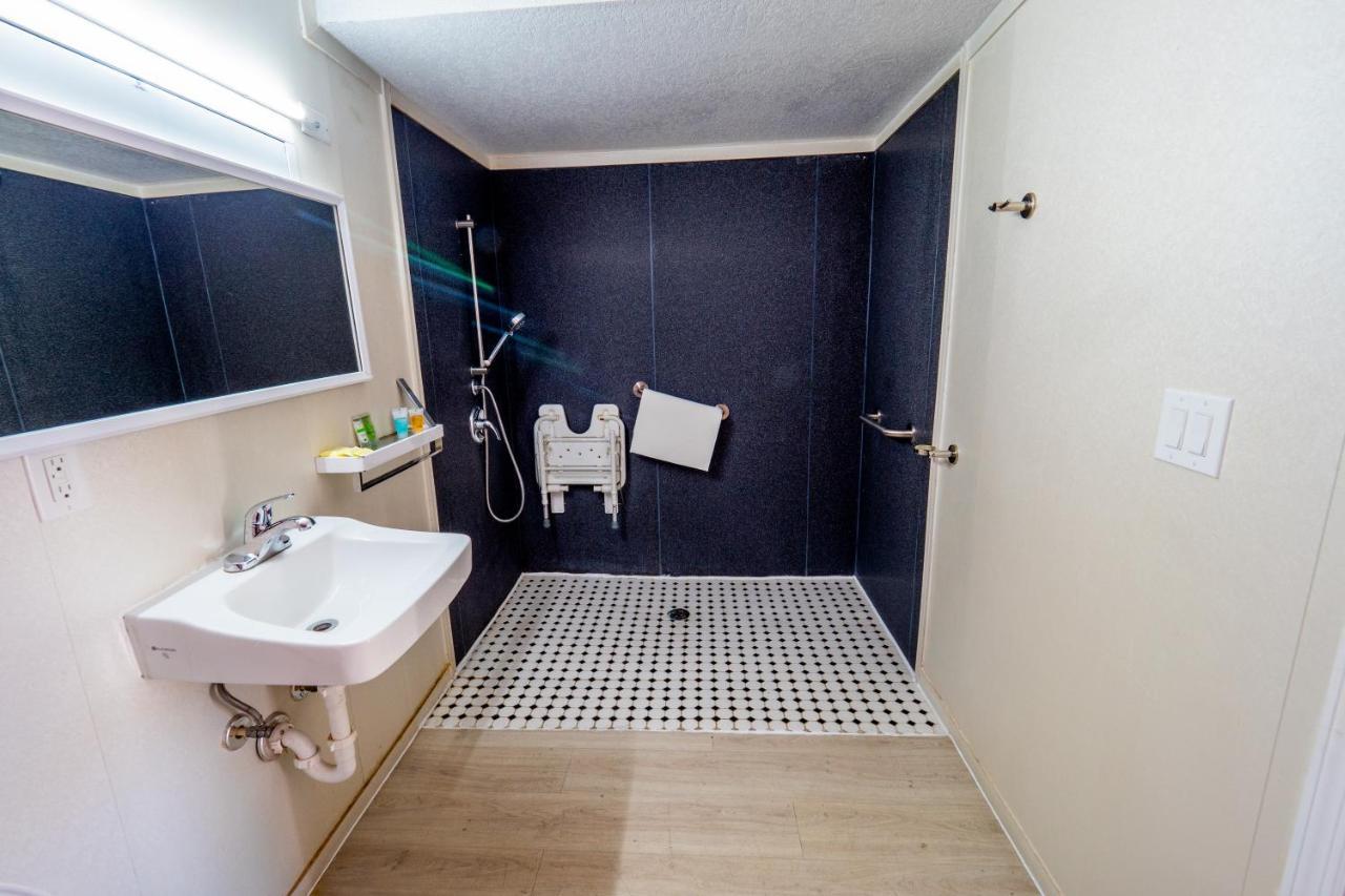 Chambre Lit King-Size - Accessible aux Personnes à Mobilité Réduite - Non-Fumeurs