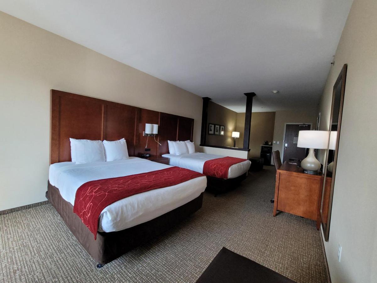 Suite with Two Queen Beds - Accessible/Non-Smoking