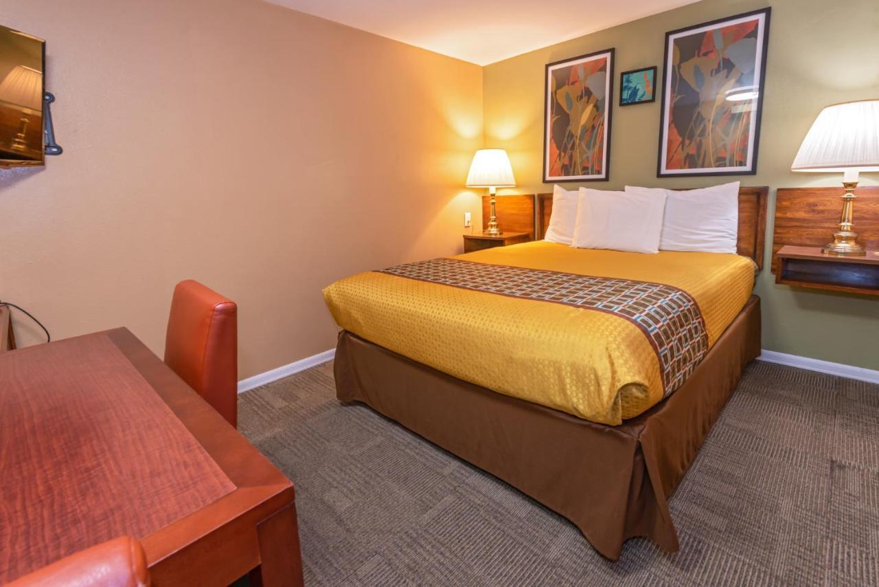 Queen Room,1148181043:JPEG