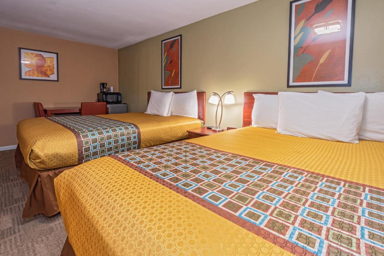 Queen Room with Two Queen Beds,1148181058:JPEG
