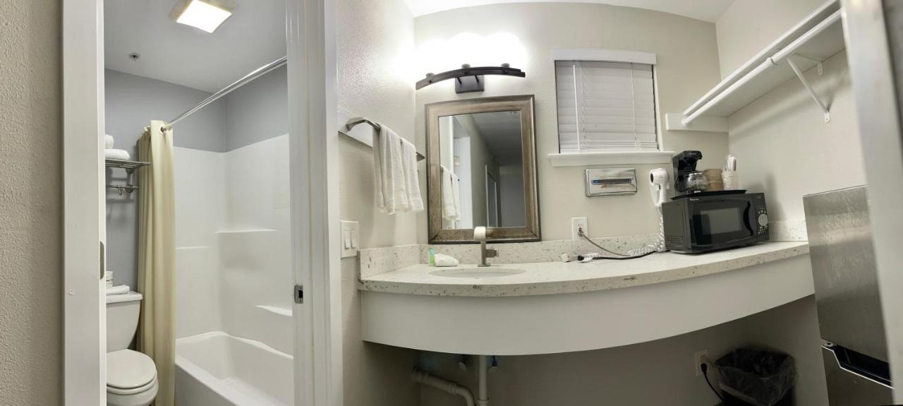 Deluxe Queen Suite with Two Queen Beds