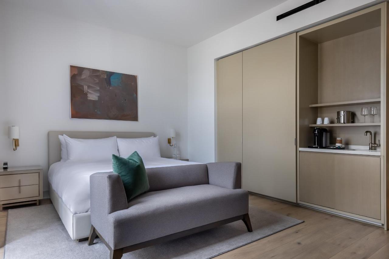 Zimmer Tower Luxury mit Kingsize-Bett