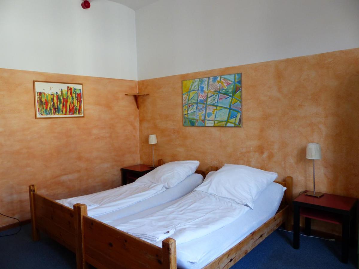 Zweibettzimmer mit Gemeinschaftsbad