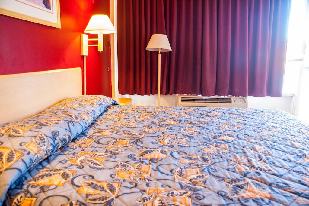 Standard King Room Non-Smoking,169869498:JPEG