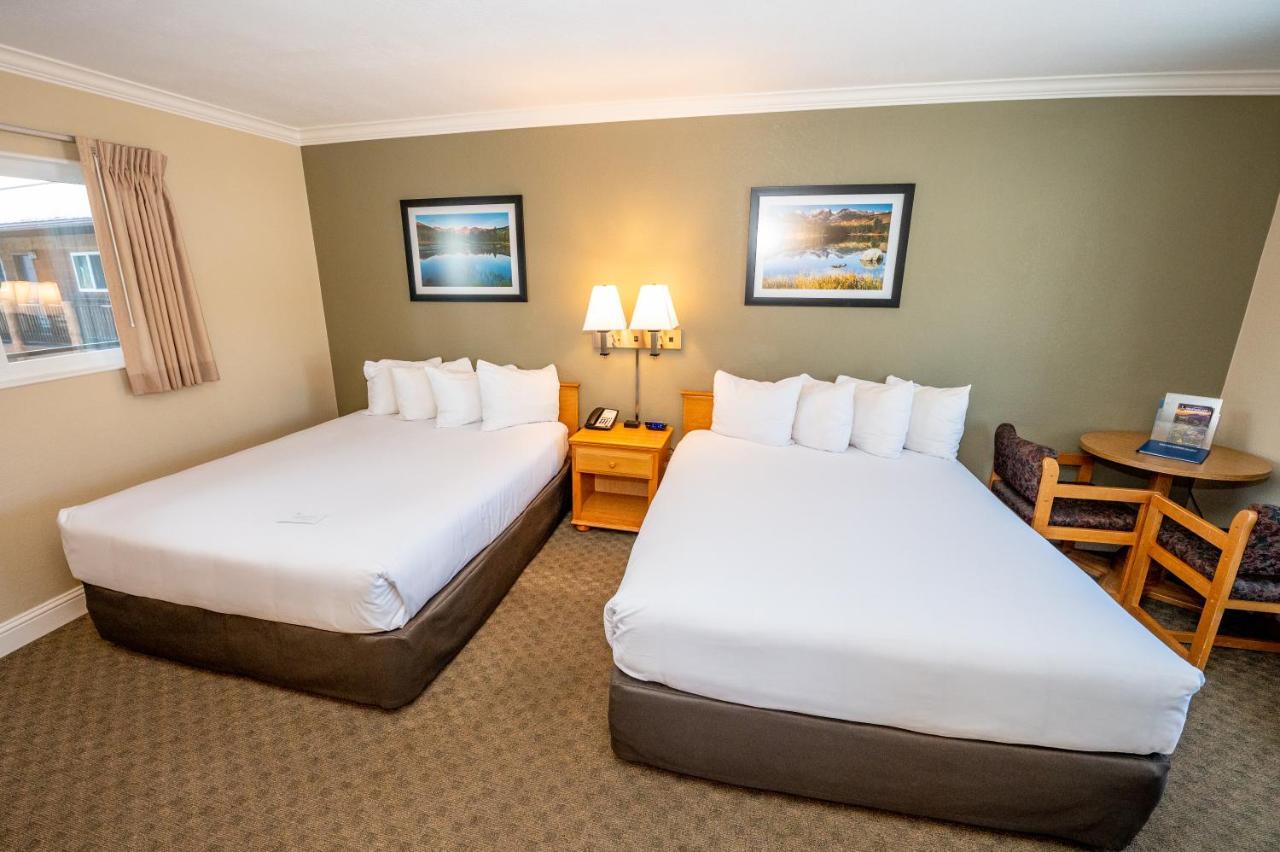 Deluxe Queen Room with Two Queen Beds