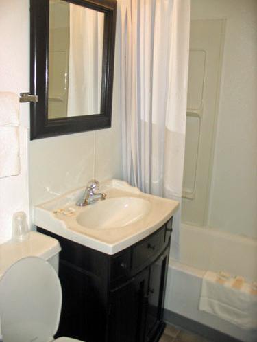 Queen Room with Two Queen Beds - Non-Smoking & Non-Pet Friendly