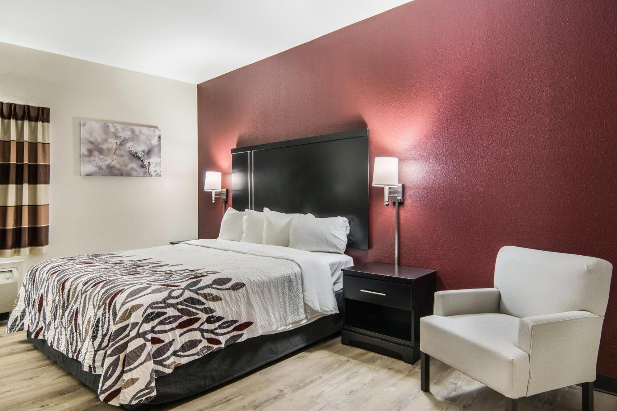 Superior King Room with Jetted Tub - Smoking