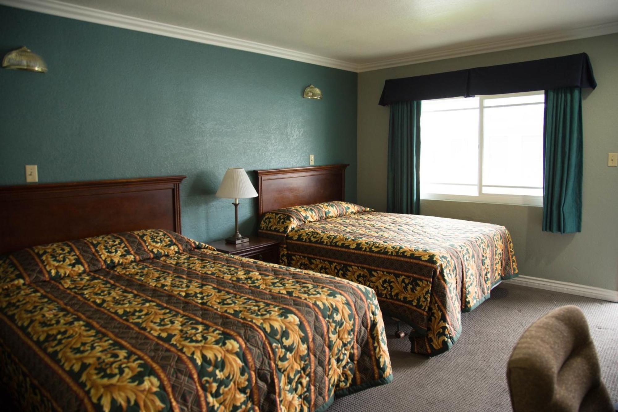 Queen Room Two Queen Beds