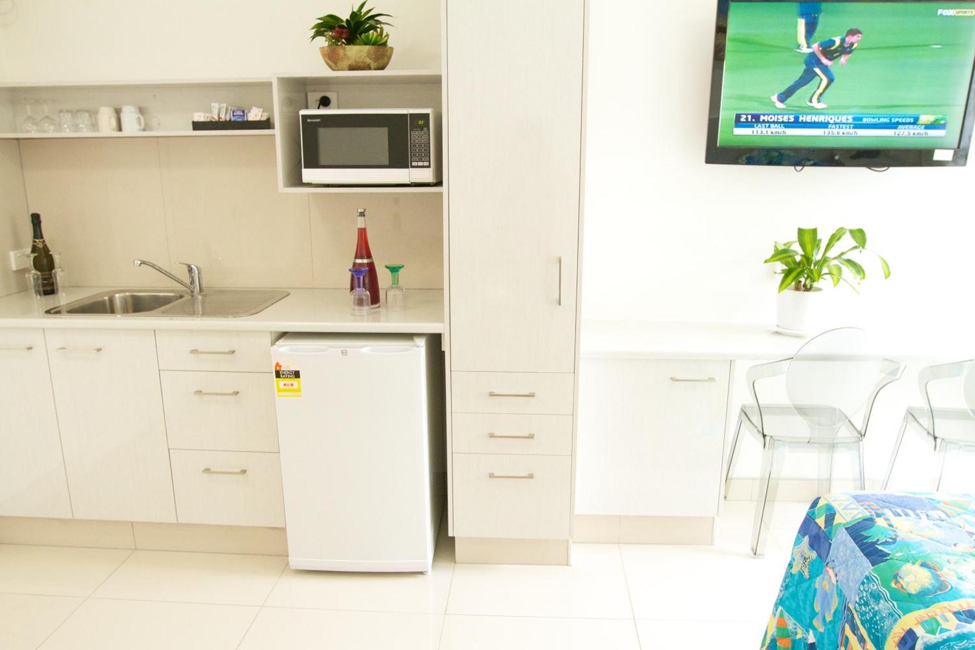 Queen Room with Mobility/Hearing Access - Non-Smoking,1275626473:JPEG