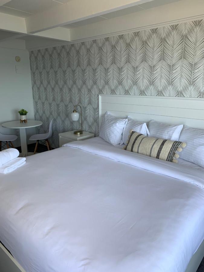 Deluxe Room, 1 King Bed Balcony, Full Unobtructed Ocean View,1668097454:JPEG
