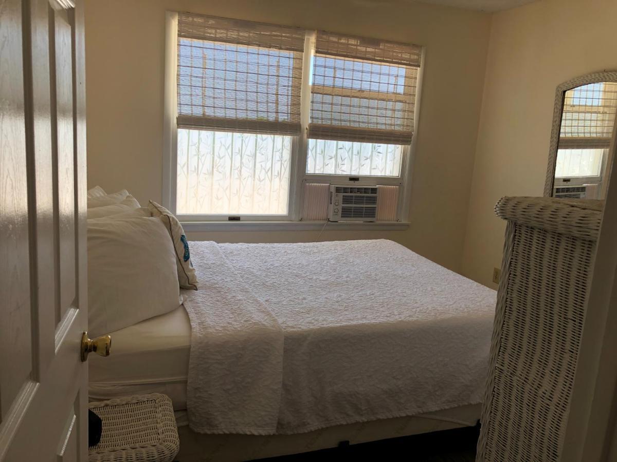 One-Bedroom Apartment,1252547947:JPEG