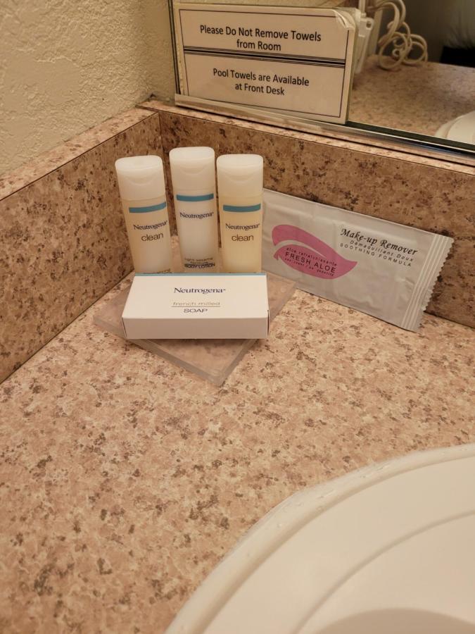Queen Room - Non-Smoking