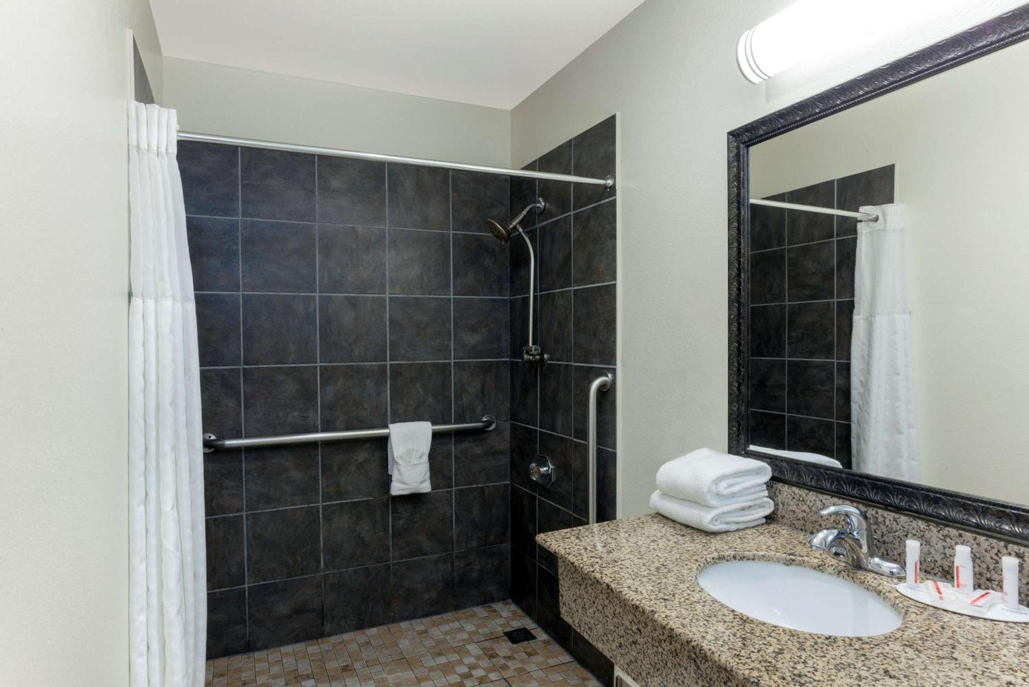 Queen Room Mobility or Hearing Access Non-Smoking