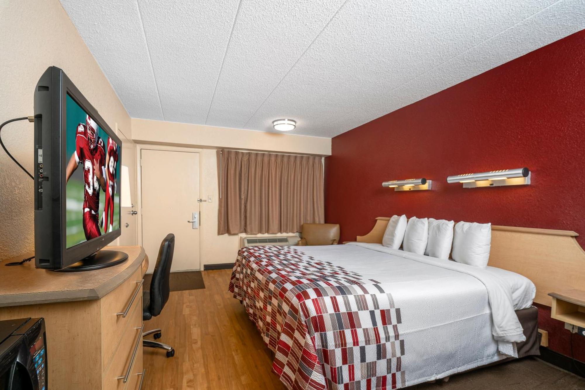 Superior King Room Disability Access Smoke