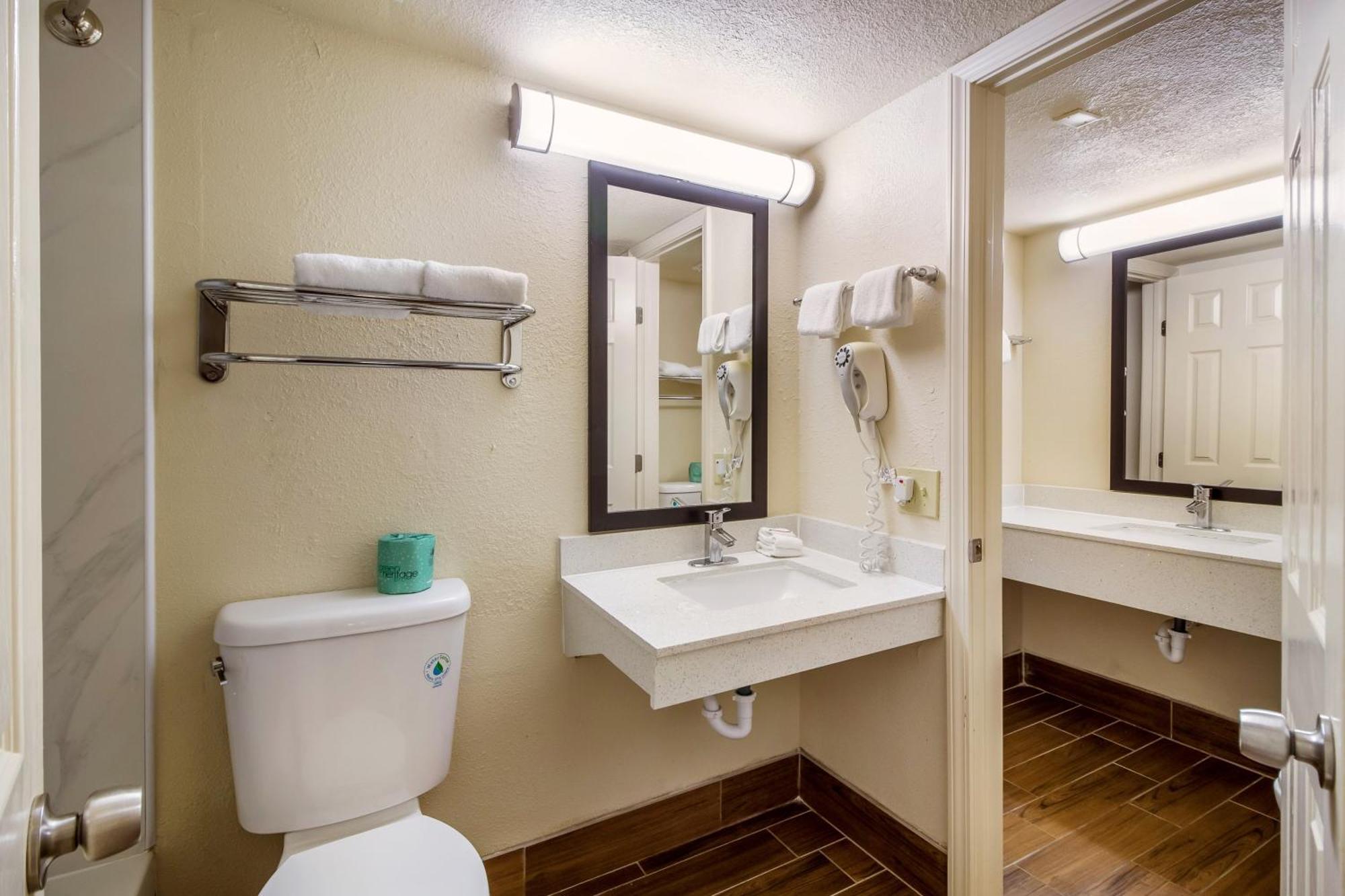 King Suite with Kitchenette - Non smoking,1275895747:JPEG