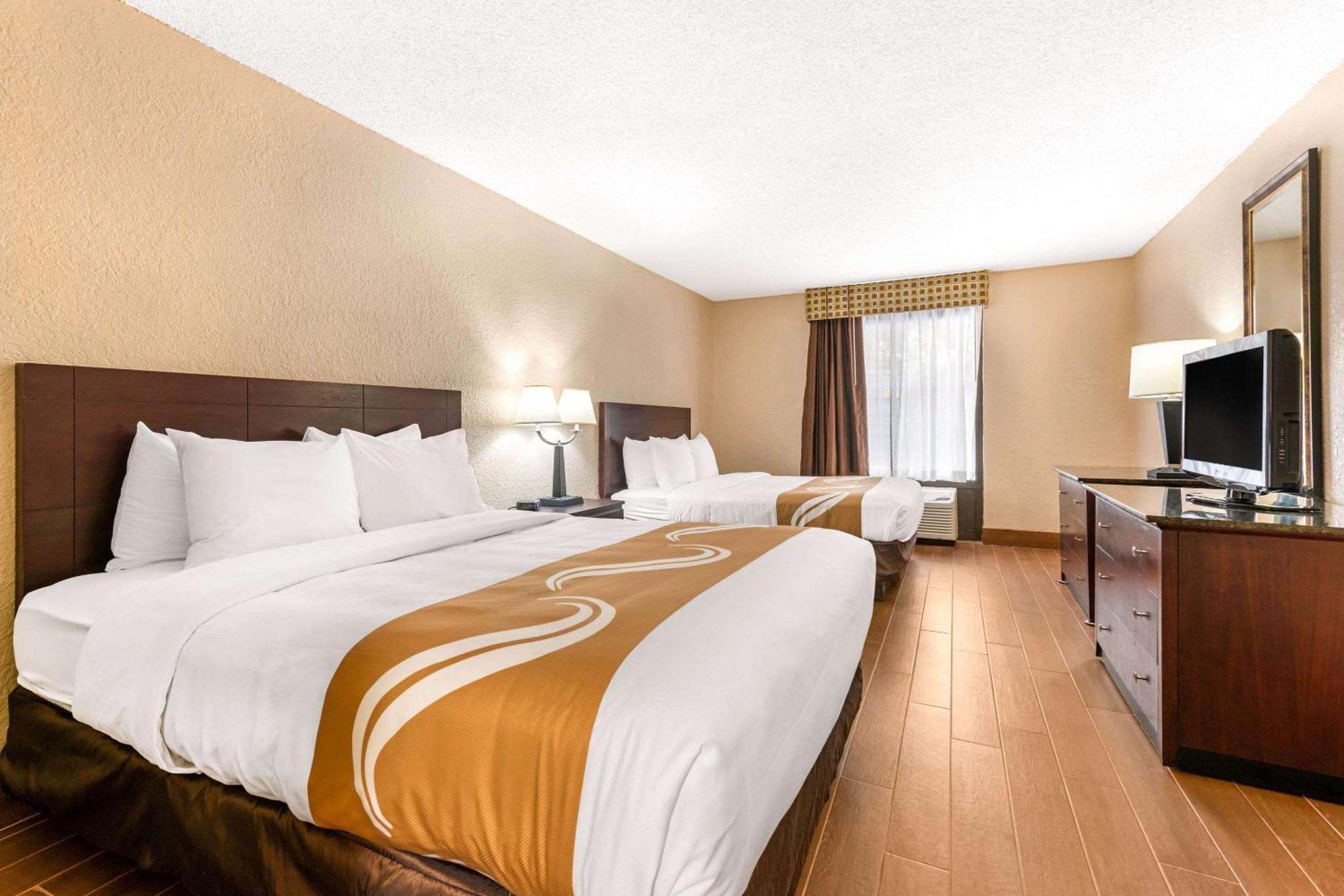 Queen Room Two Queen Beds Non-Smoking,1276303465:JPEG