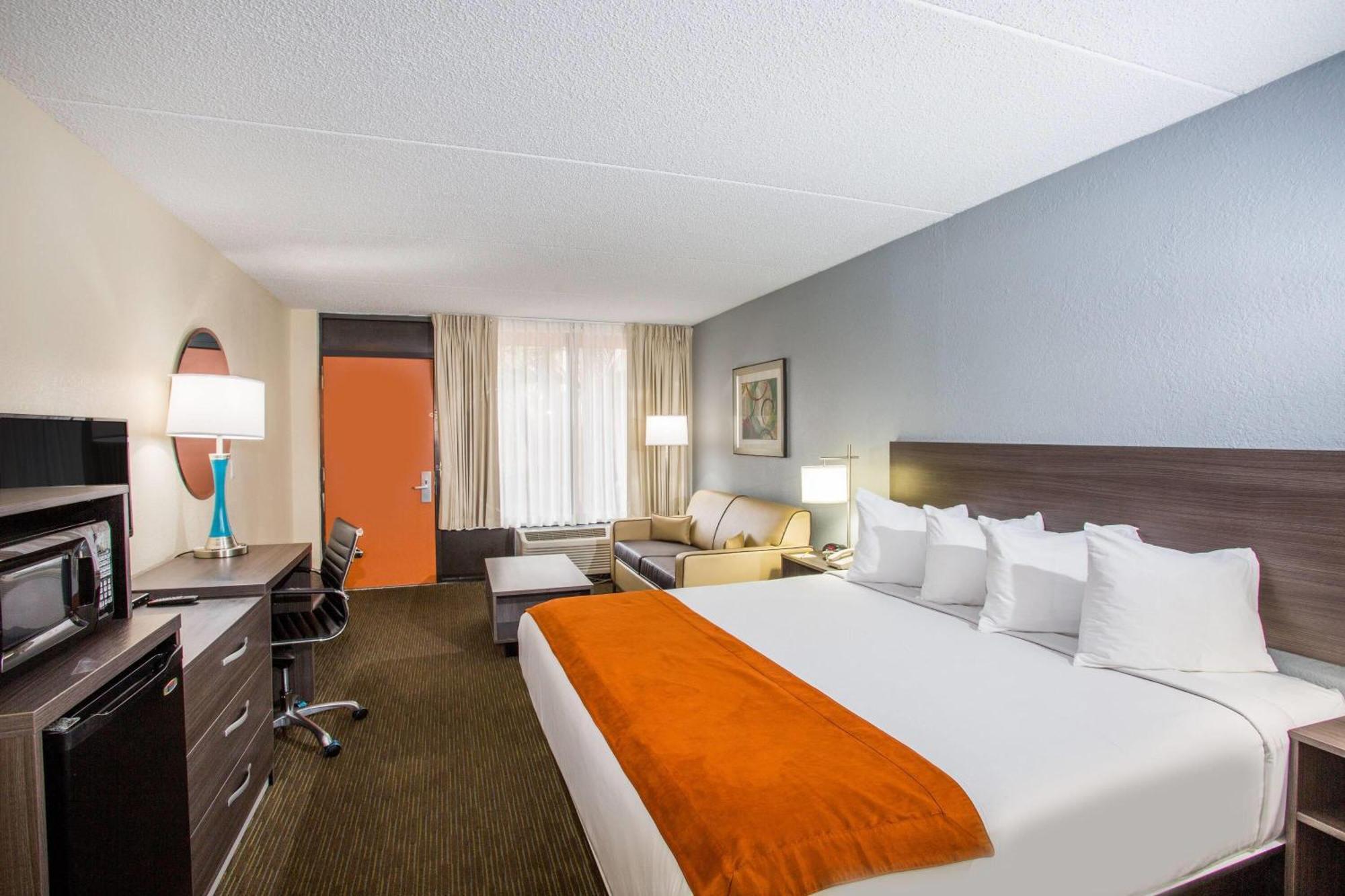 One-Bedroom King Suite Non-Smoking