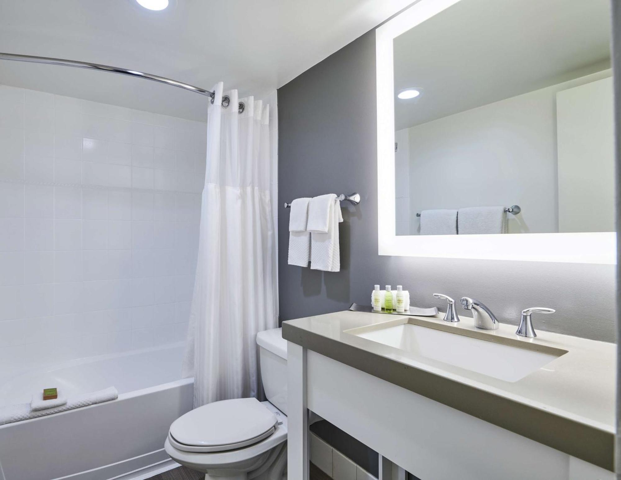 Double Room with Two Double Beds and Marina View - Marina Building