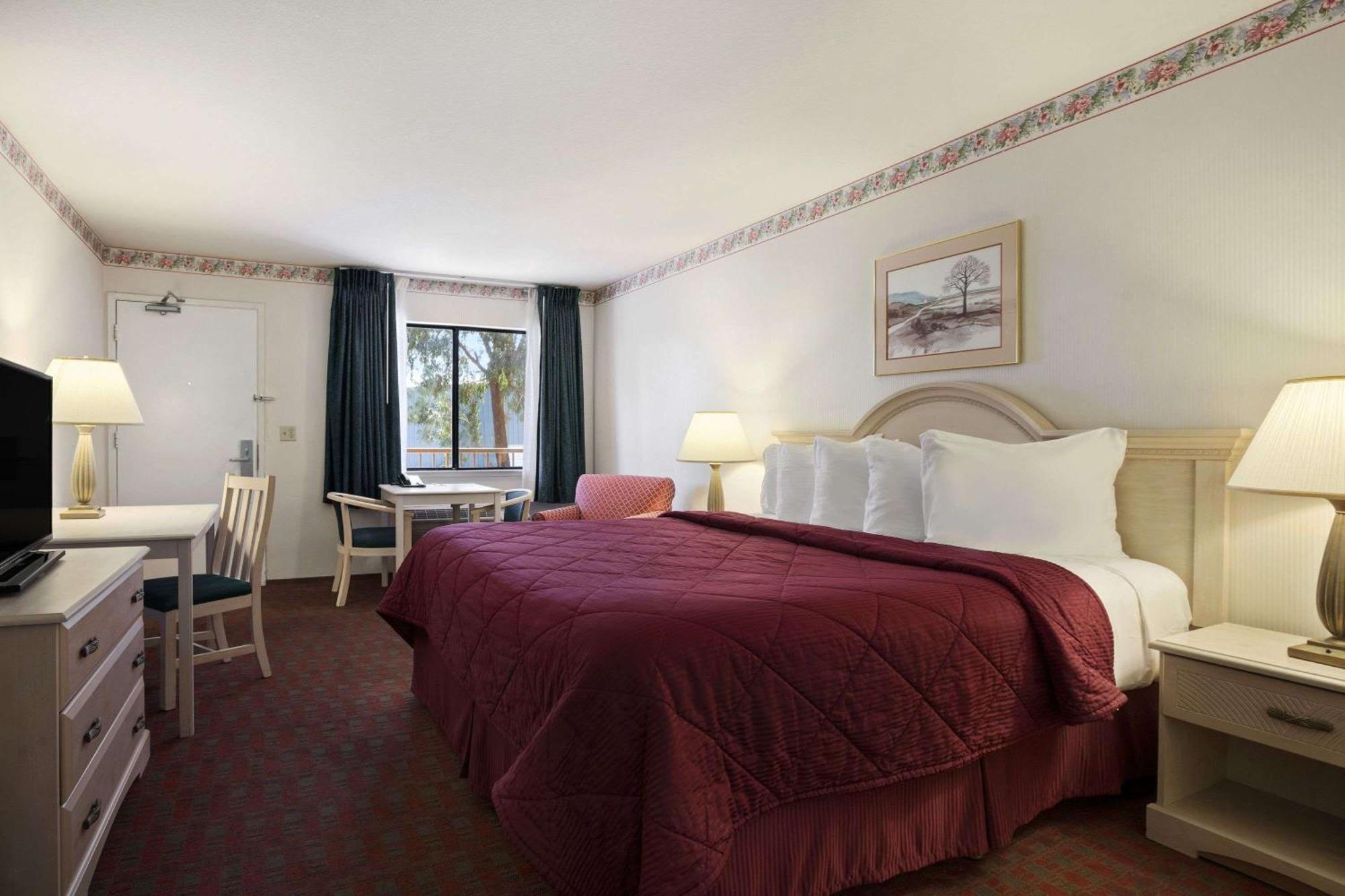 King Room - Mobility Access/Non-Smoking