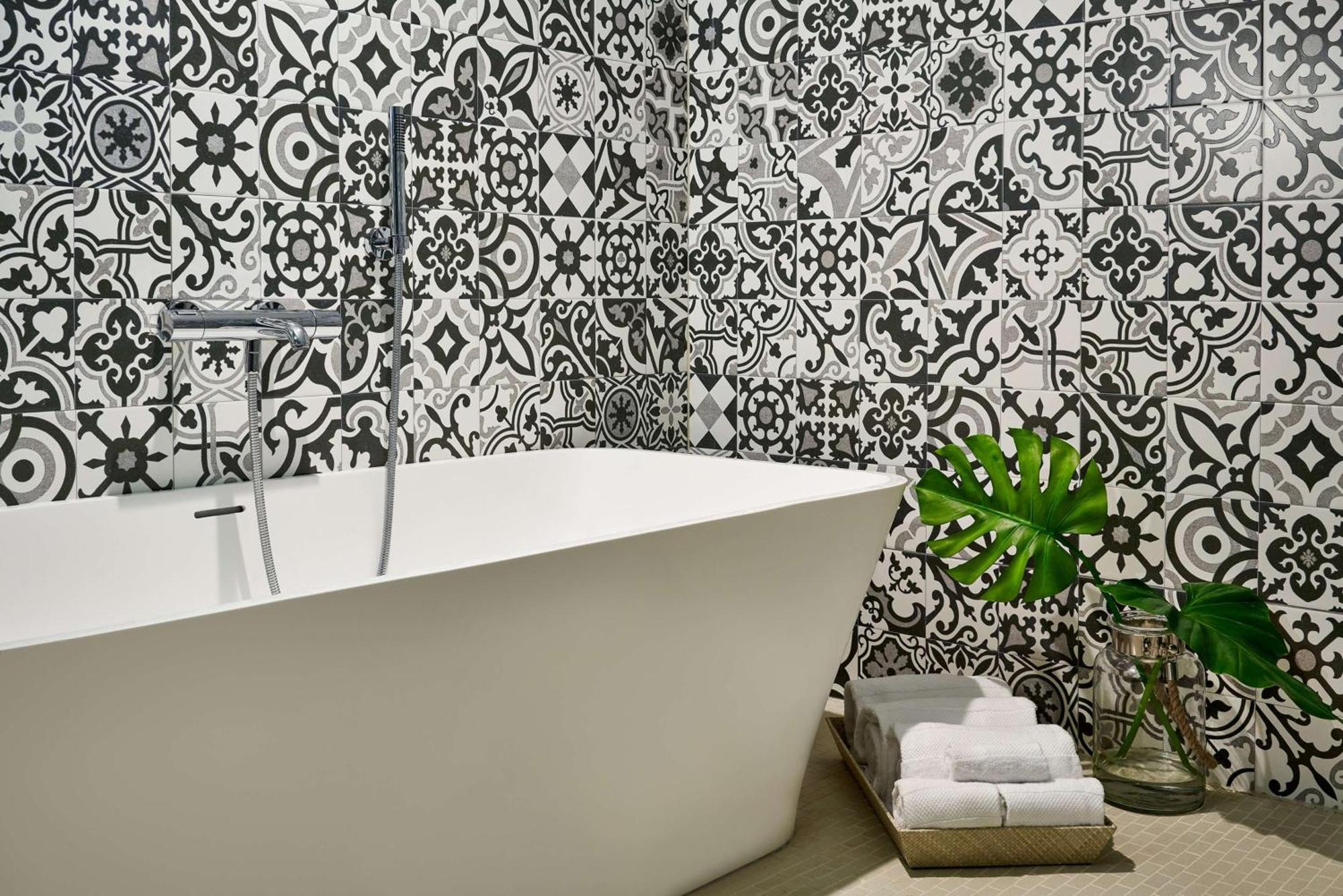 Premium King Suite with Waterfront View - Coconut Wing,1547738188:JPEG