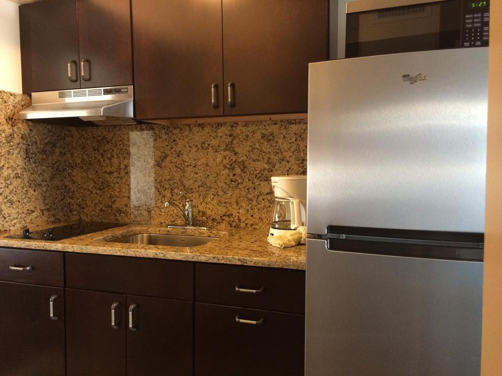 Suite with Kitchen and  Pool View