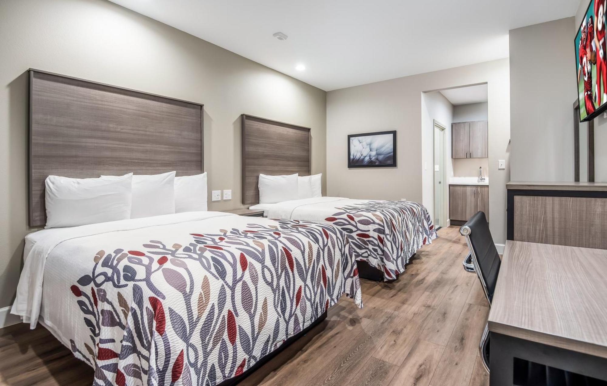 Deluxe Queen Room with Two Queen Beds with Kitchenette - Non-Smoking,1285607446:JPEG
