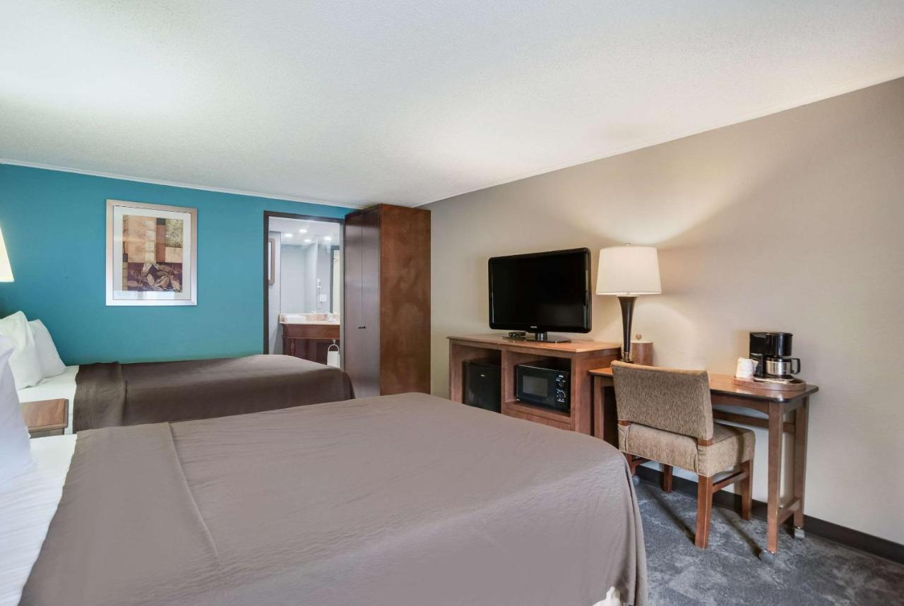 Double Room with Two Double Beds - Smoking