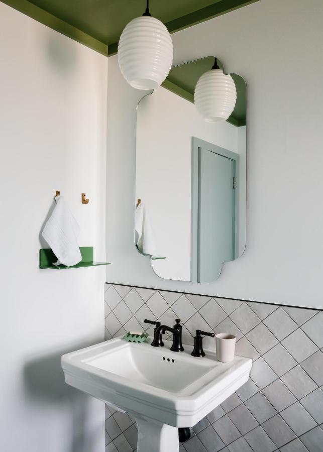 Deluxe Suite,1297063510:JPEG