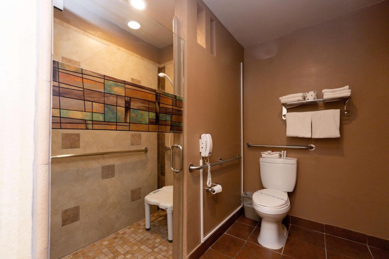 King Room Mobility Hearing Impaired Access or Non-Smoking,1323875116:JPEG