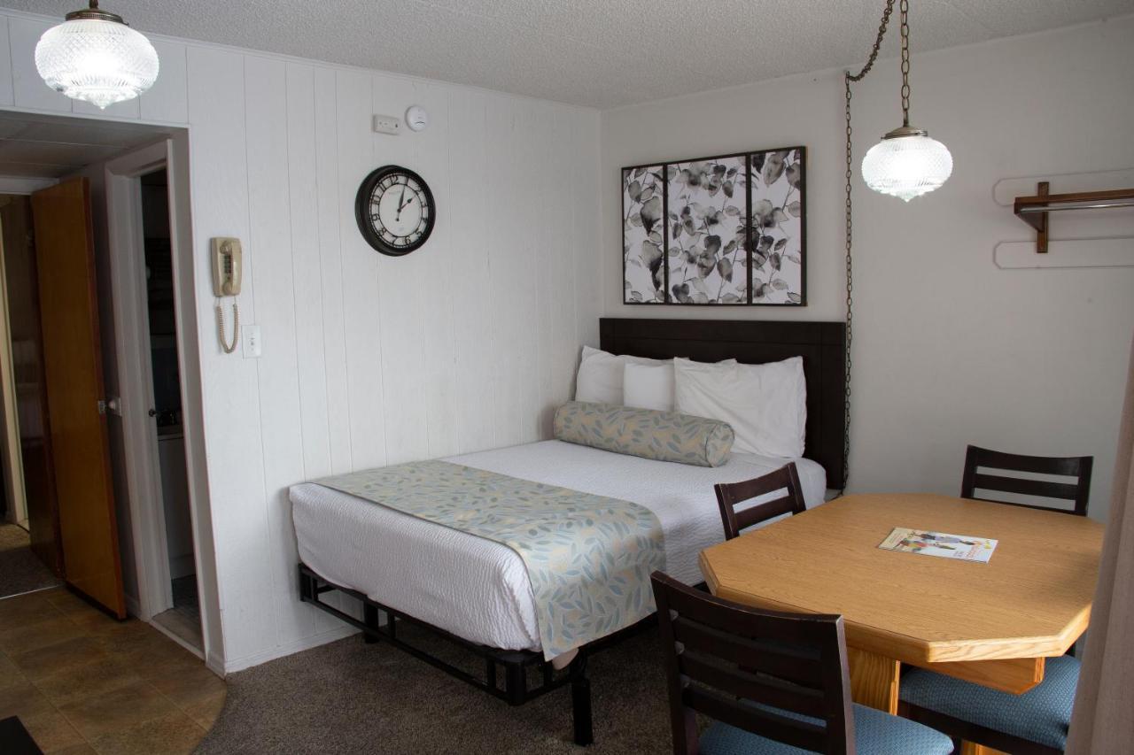 Two-Bedroom Suite,1332755798:JPEG