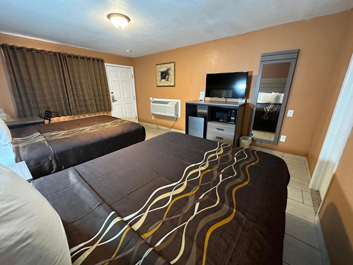 Queen Room with Two Queen Beds - Non-Smoking