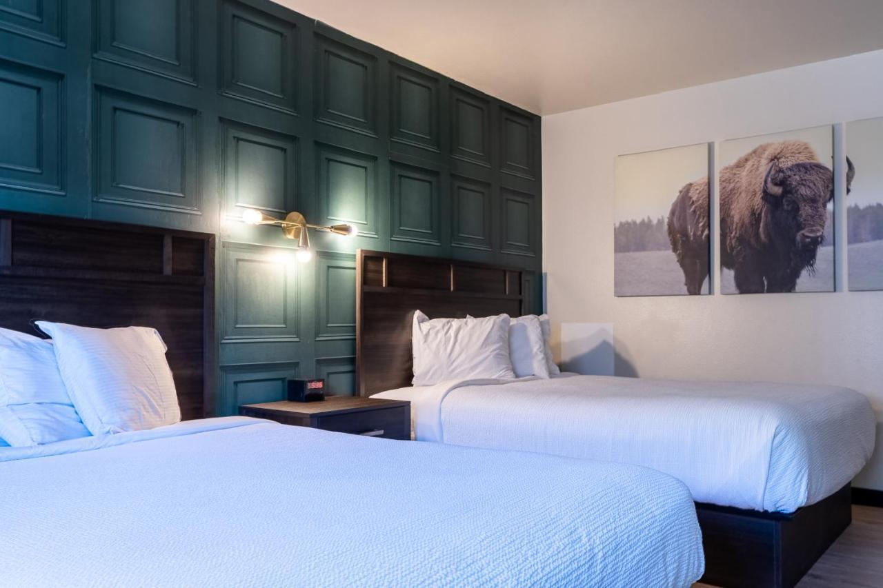 Standard Queen Room Two Queen Beds