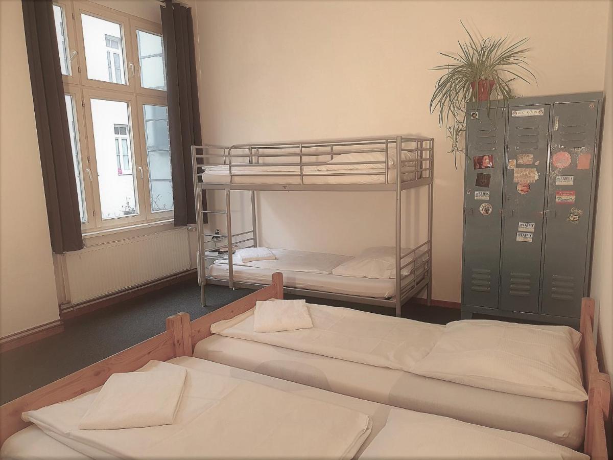 Twin Room with Shared Bathroom,1366740155:JPEG